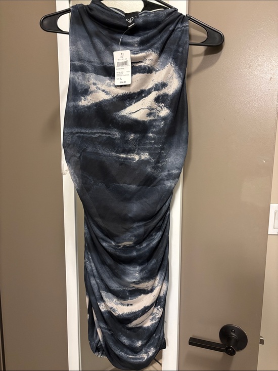 Windsor Dresses & Skirts - NWT Windsor Sleeveless High Neck Abstract Print ruched Midi Dress